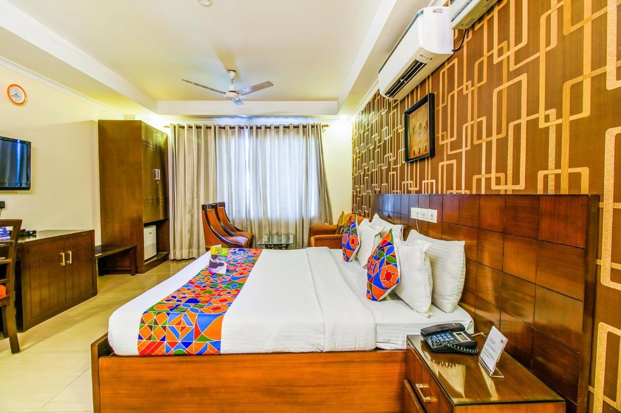 Fabhotel Signature Plaza Yeni Delhi Dış mekan fotoğraf
